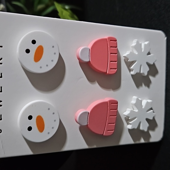 3 Pairs 🎁 of Holiday Earrings! Snowman, Hat & Snowflake NWT - Picture 2 of 5